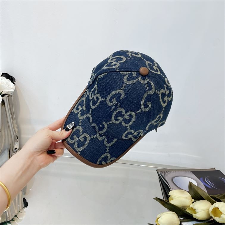 GUCCI JUMBO GG CANVAS BASEBALL HAT