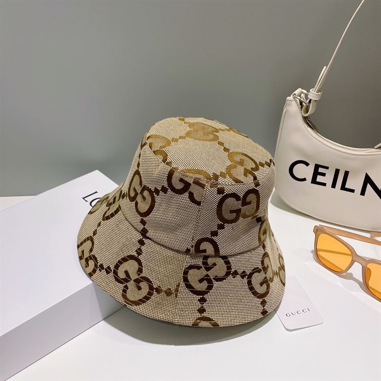 GUCCI JUMBO GG CANVAS BUCKET HAT