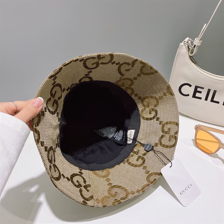 GUCCI JUMBO GG CANVAS BUCKET HAT