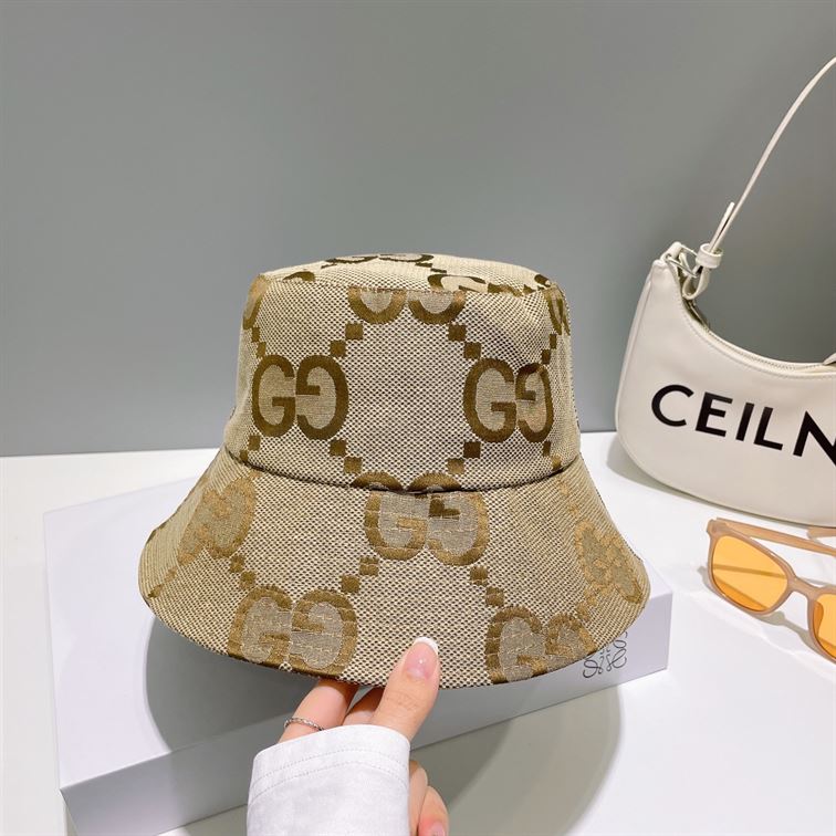 GUCCI JUMBO GG CANVAS BUCKET HAT
