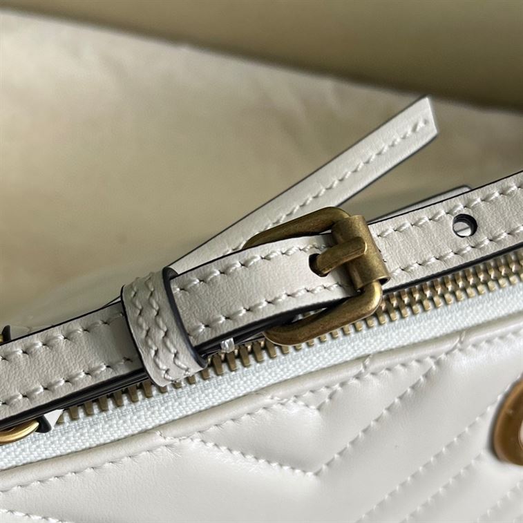 GUCCI MARMONT SHOULDER BAG IN WHITE LEATHER