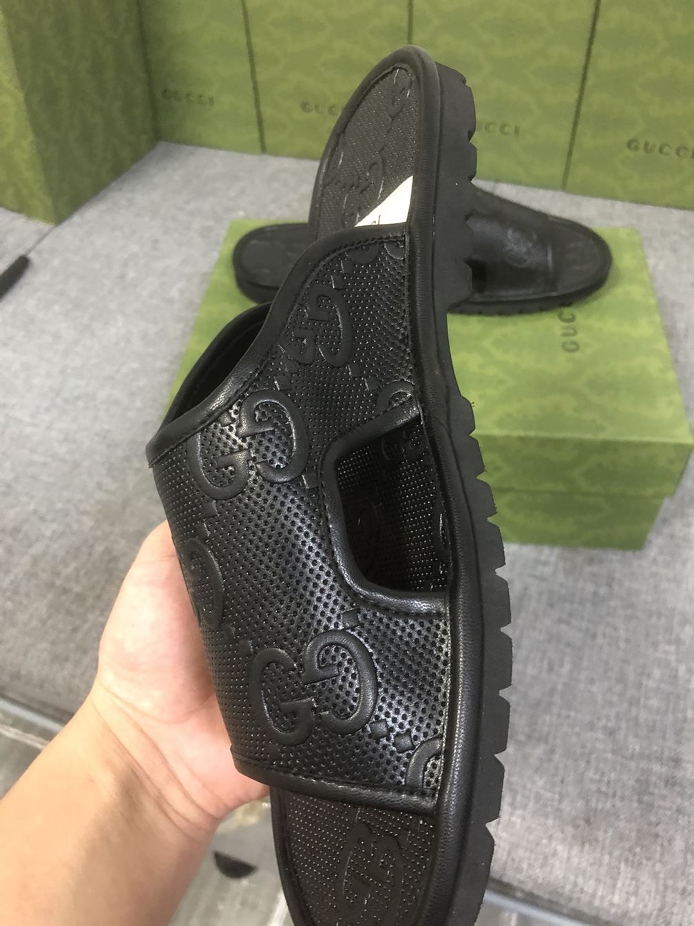 GUCCI MEN SLIDE SANDAL - GSL038