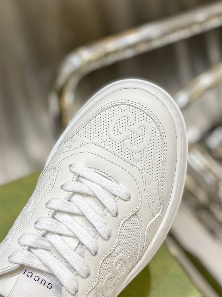 GUCCI MEN'S GG EMBOSSED SNEAKER WHITE LEATHER - GCC005