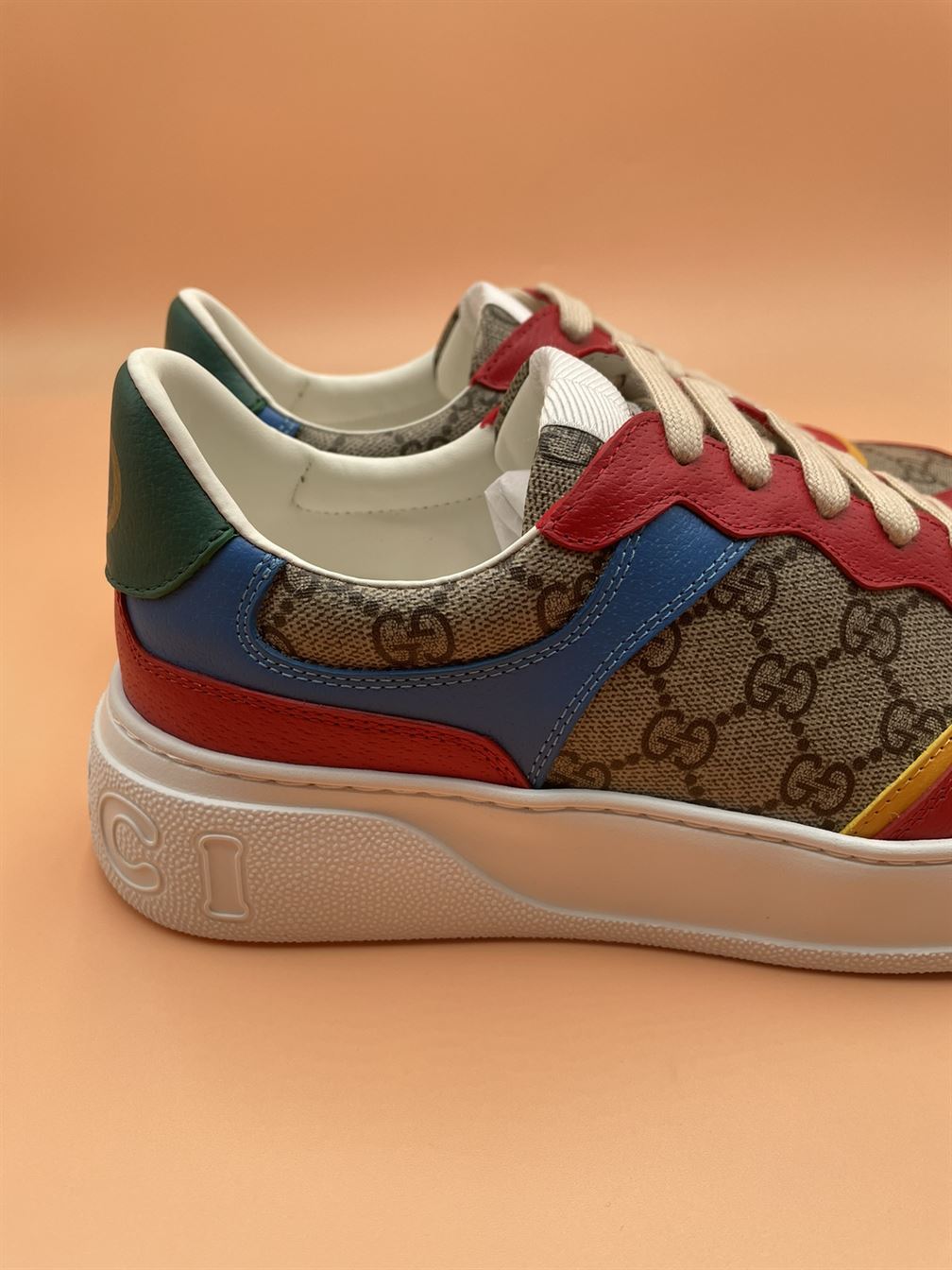 GUCCI MENâ€™S GG SNEAKER - GCC051