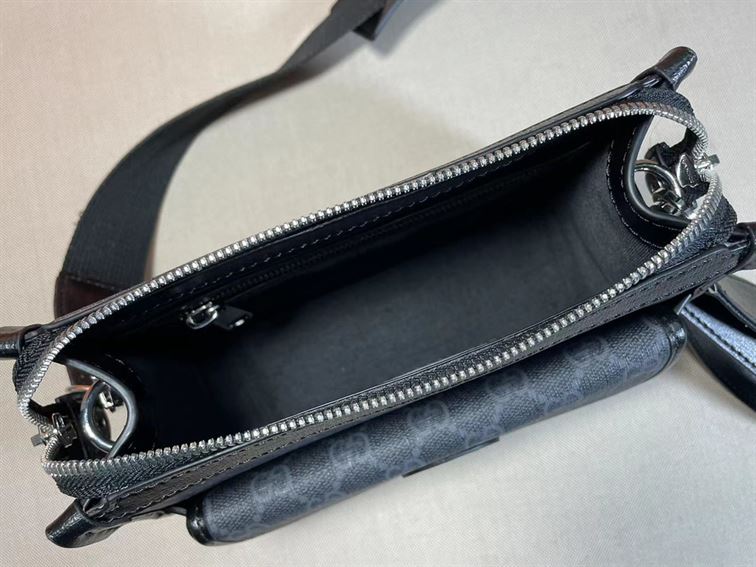 GUCCI MESSENGER BAG WITH INTERLOCKING G - BG014