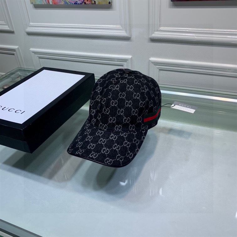 GUCCI ORIGINAL GG CANVAS BASEBALL HAT WITH WEB