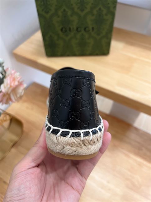 GUCCI PILAR LOGO-EMBOSSED LEATHER ESPADRILLES IN BLACK - GL031