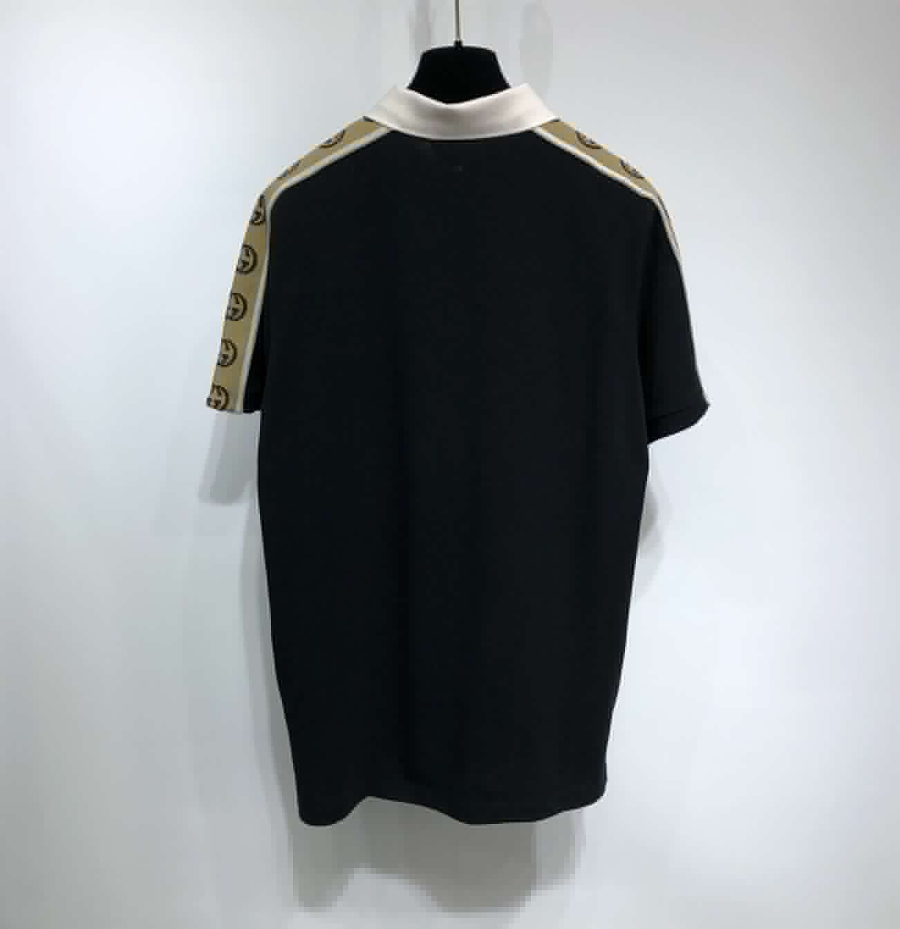 GUCCI POLO WITH INTERLOCKING G STRIPE - GGS015