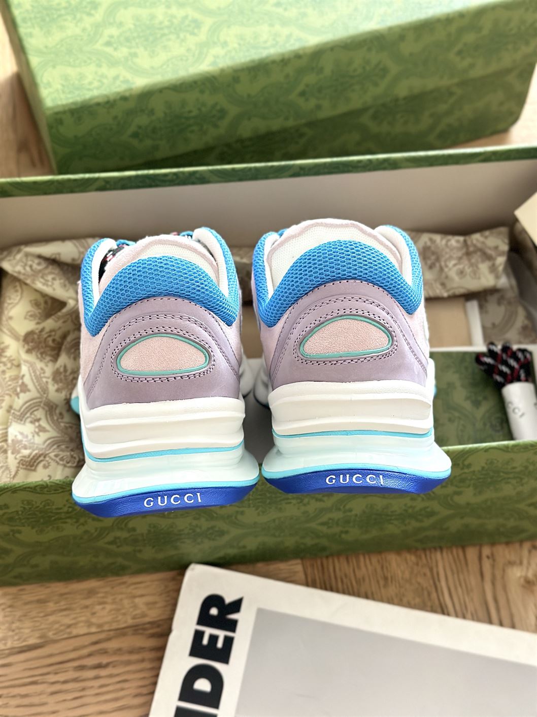 GUCCI RUN SNEAKERS - GCC116