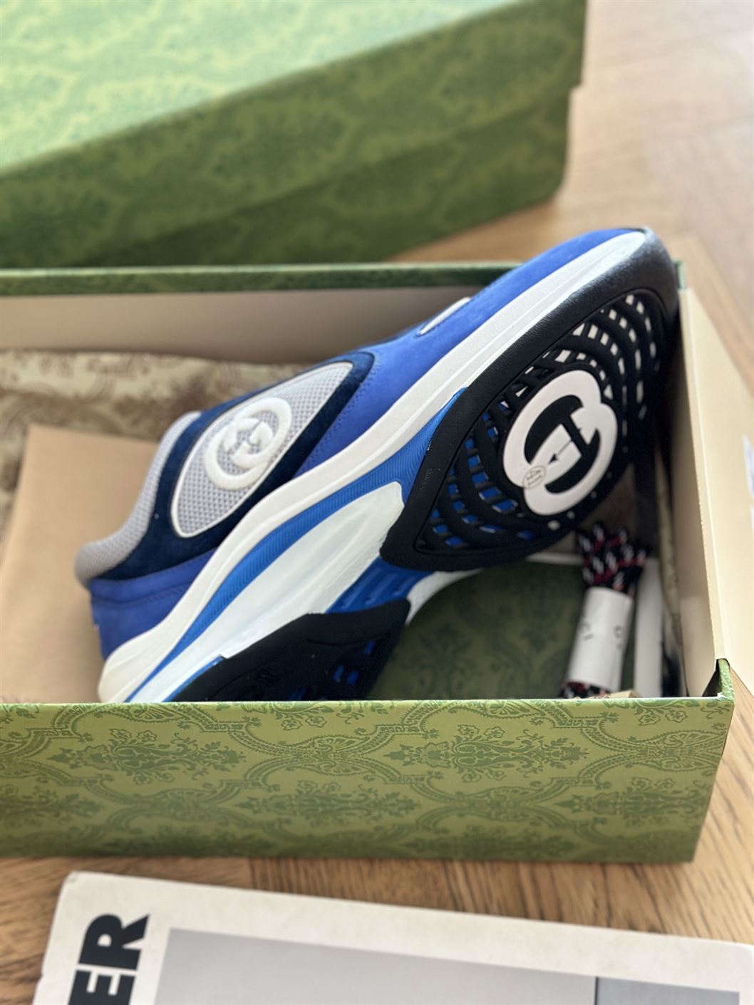 GUCCI RUN SNEAKERS - GCC117