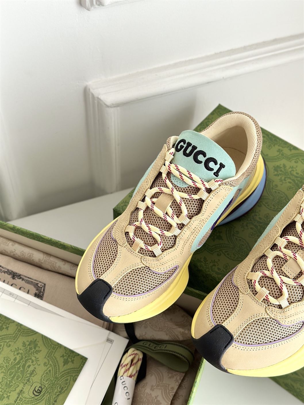 GUCCI RUN SNEAKERS - GCC118
