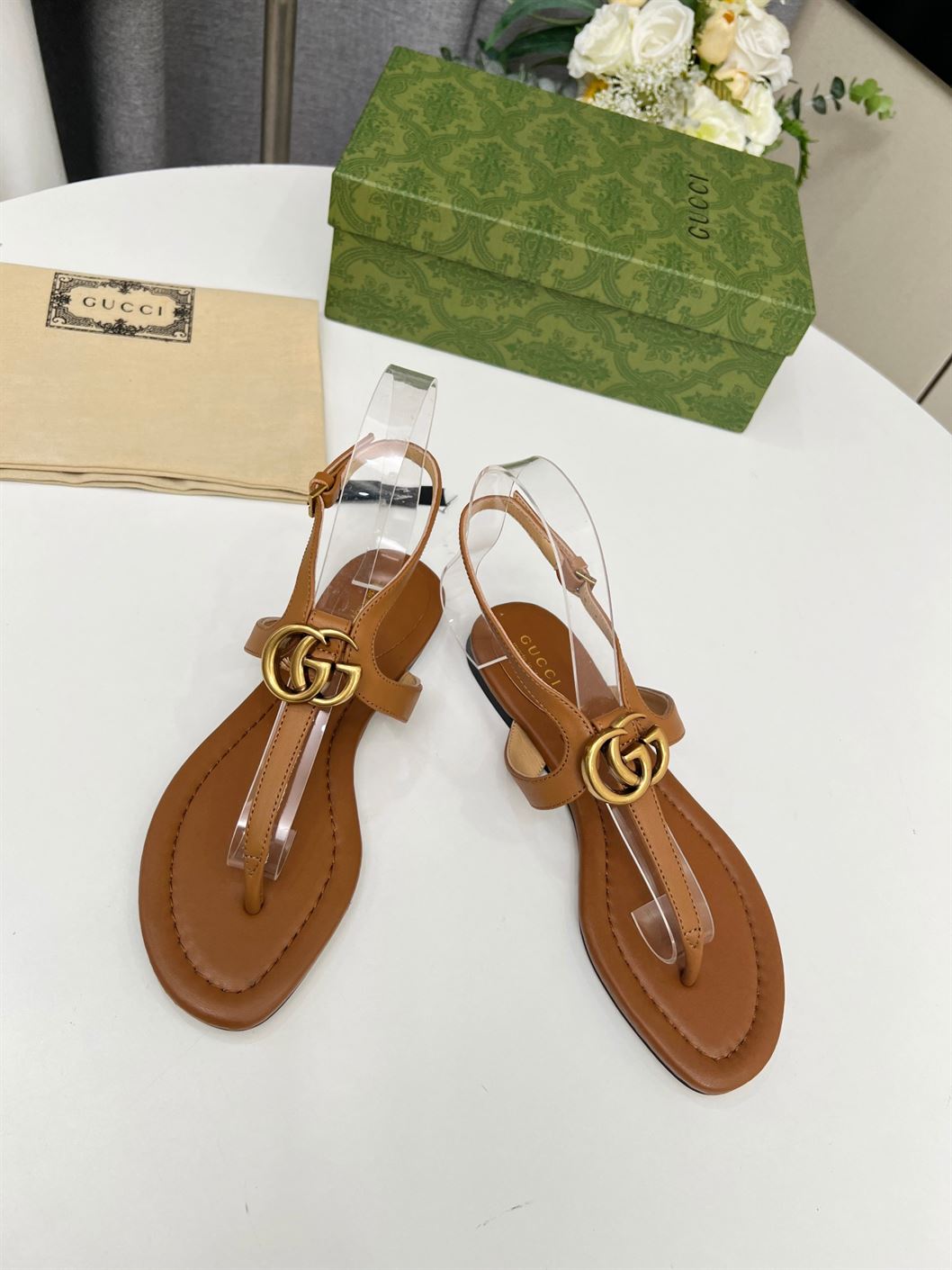 GUCCI WOMEN'S DOUBLE G THONG SANDAL BROWN LEATHER - GSL020