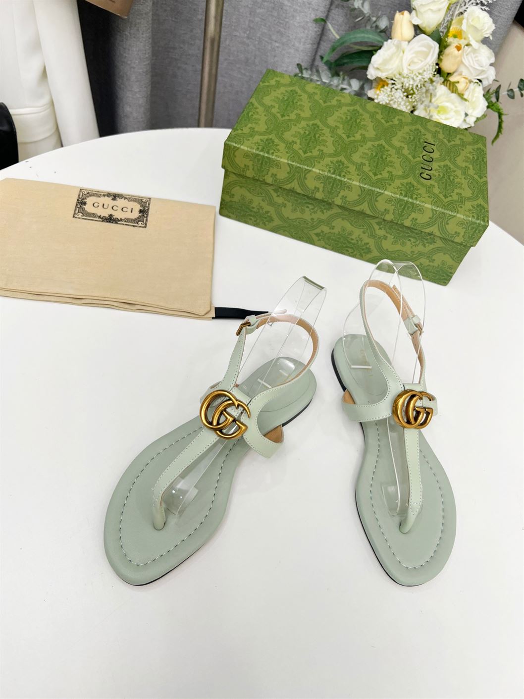 GUCCI WOMEN'S DOUBLE G THONG SANDAL LIGHT GREEN LEATHER - GSL019
