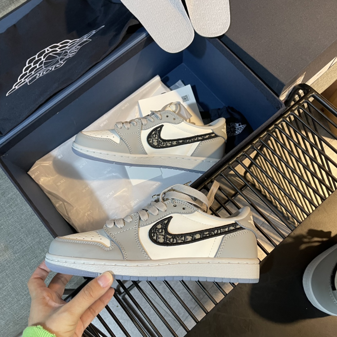 JORDAN 1 RETRO LOW DIOR - DO094
