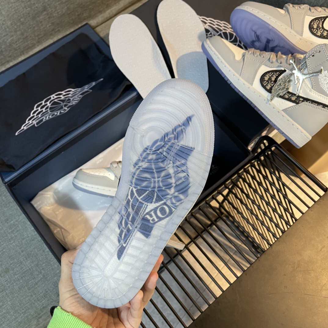 JORDAN 1 RETRO LOW DIOR - DO094