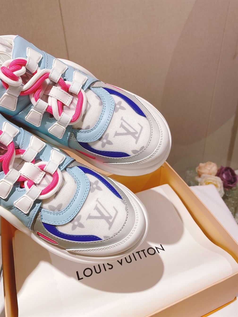 LOUIS VUITTON ARCHLIGHT TRAINERS - LVS100