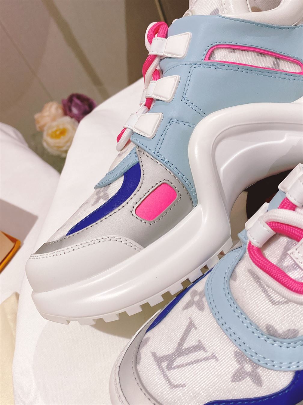 LOUIS VUITTON ARCHLIGHT TRAINERS - LVS100