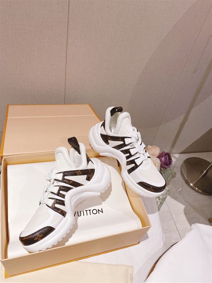 LOUIS VUITTON ARCHLIGHT TRAINERS - LVS106