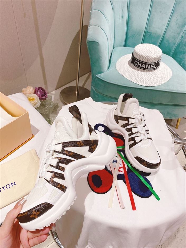 LOUIS VUITTON ARCHLIGHT TRAINERS - LVS106