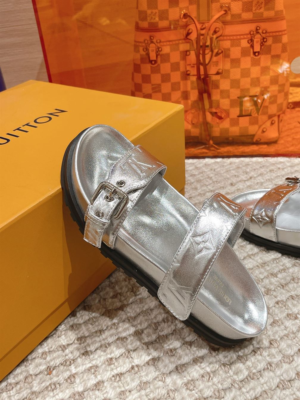 LOUIS VUITTON BOM DIA FLAT COMFORT MULE - LVSD019