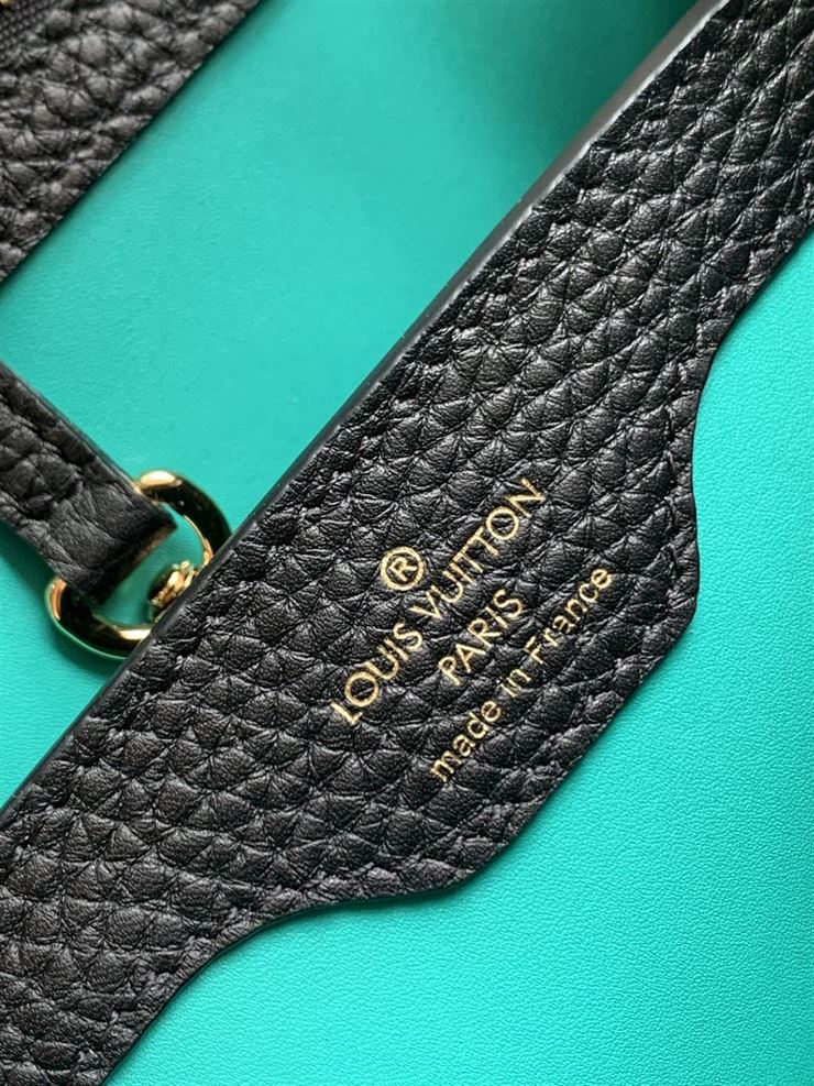 LOUIS VUITTON CAPUCINES BB Black