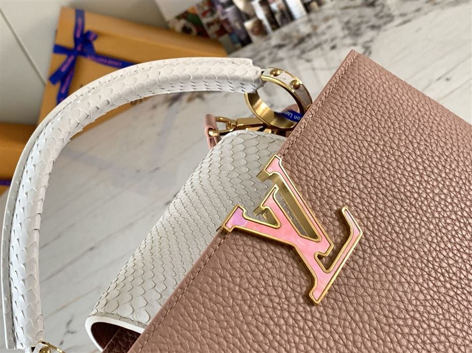 LOUIS VUITTON CAPUCINES BB Pink