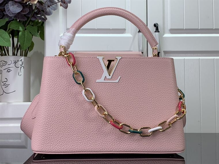 LOUIS VUITTON CAPUCINES MM Rose