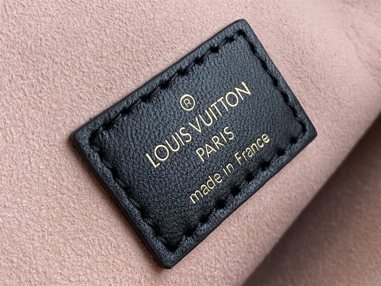 LOUIS VUITTON COUSSIN PM