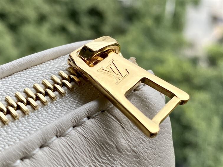 LOUIS VUITTON COUSSIN PM White