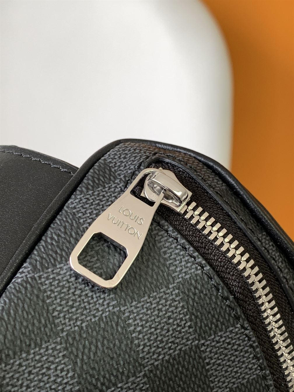 LOUIS VUITTON DISCOVERY BUMBAG DAMIER GRAPHITE - LVB065