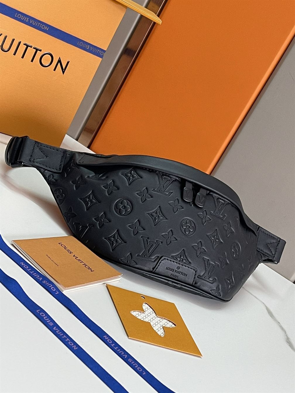 LOUIS VUITTON DISCOVERY BUMBAG PM - LVB073