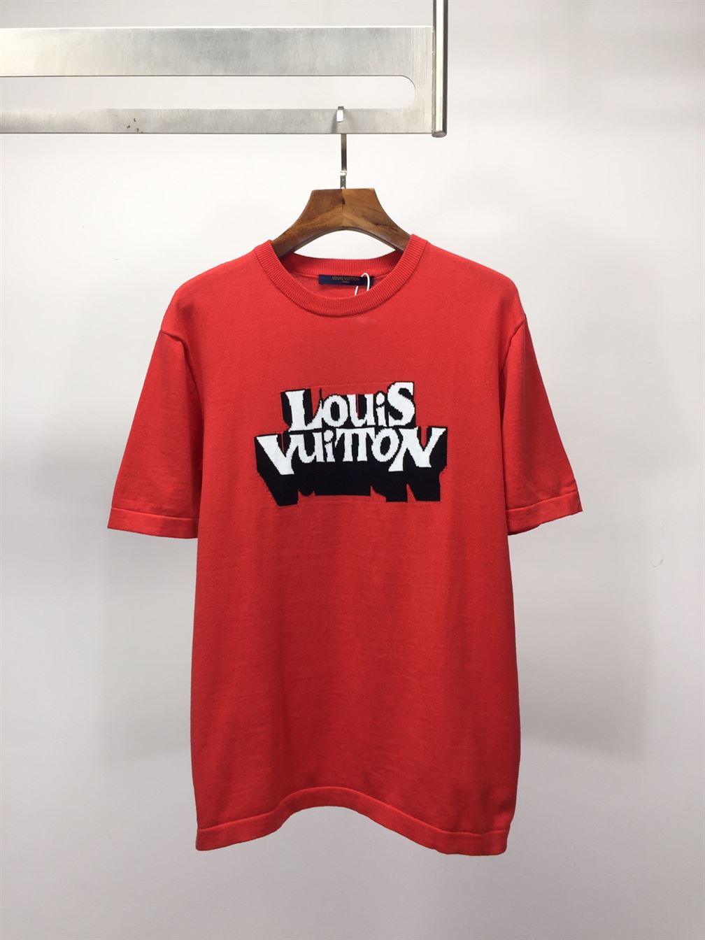 LOUIS VUITTON GRAPHIC SHORT-SLEEVED T-SHIRT - LVTS030