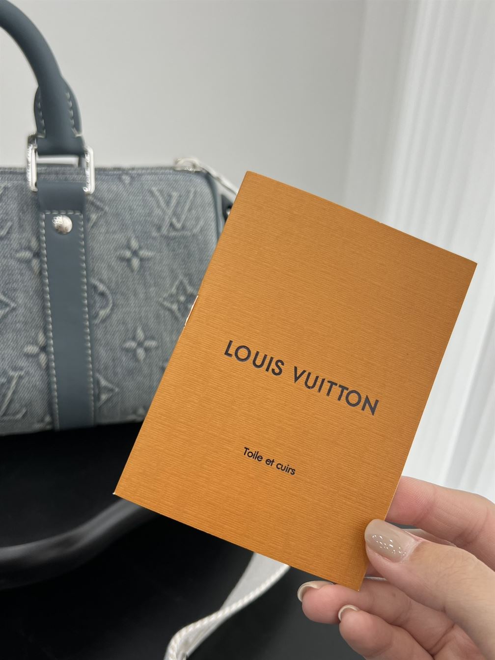 LOUIS VUITTON KEEPALL BANDOULIERE 25 - LVB051