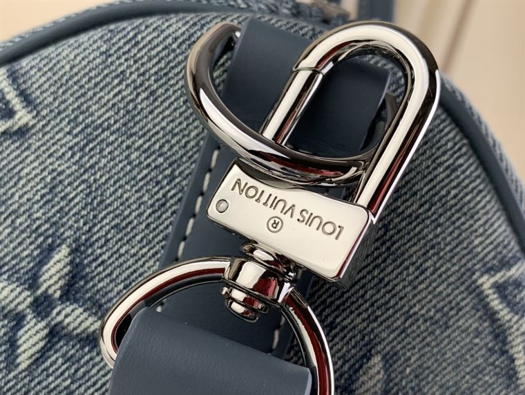 LOUIS VUITTON KEEPALL BANDOULIERE 50 - LVB052