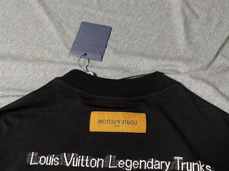 LOUIS VUITTON LEGENDARY TRUNKS T-SHIRT - LVTS053