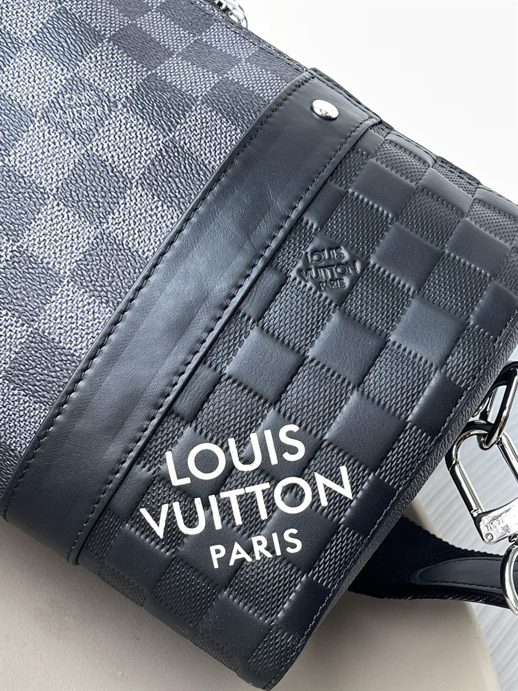 LOUIS VUITTON LV CITY KEEPALL BAG - LVB068