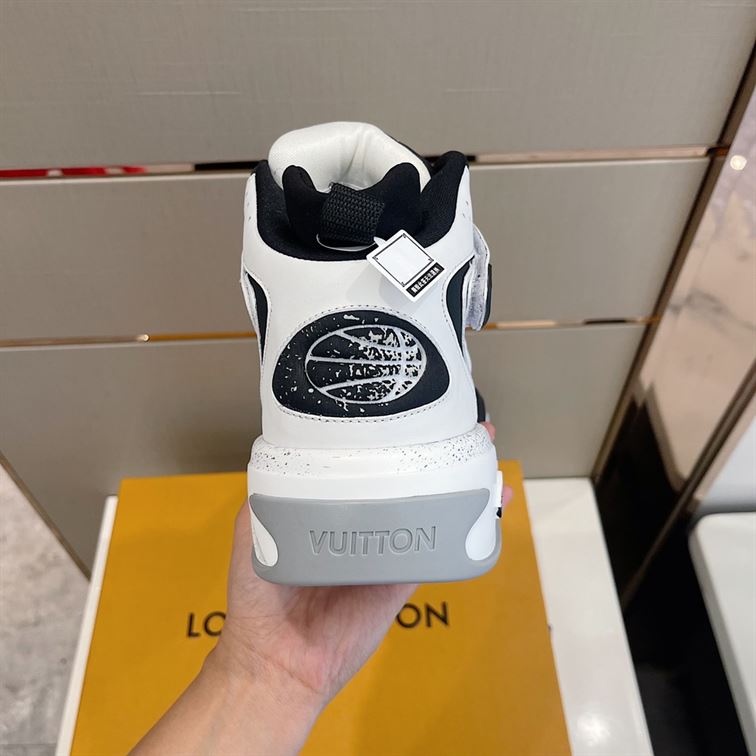 LOUIS VUITTON LV TRAINER 2 SNEAKER - LVS056
