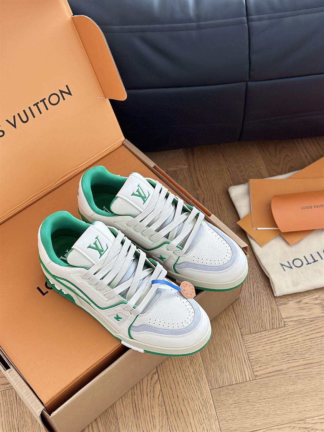 LOUIS VUITTON LV TRAINER SNEAKER - LVS195