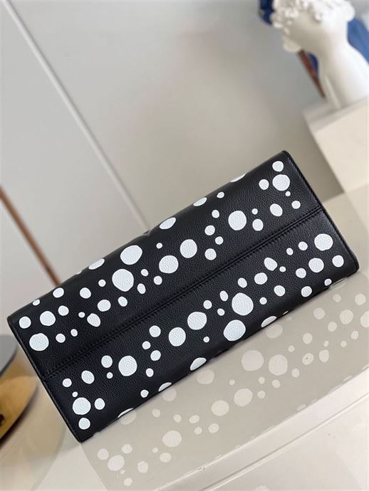 LOUIS VUITTON LV X YK ONTHEGO MM MONOGRAM