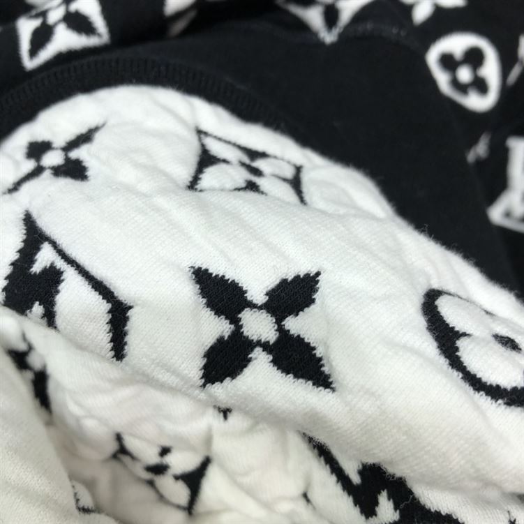 LOUIS VUITTON MONOGRAM BLACK & WHITE SWEATSHIRT - LVH007