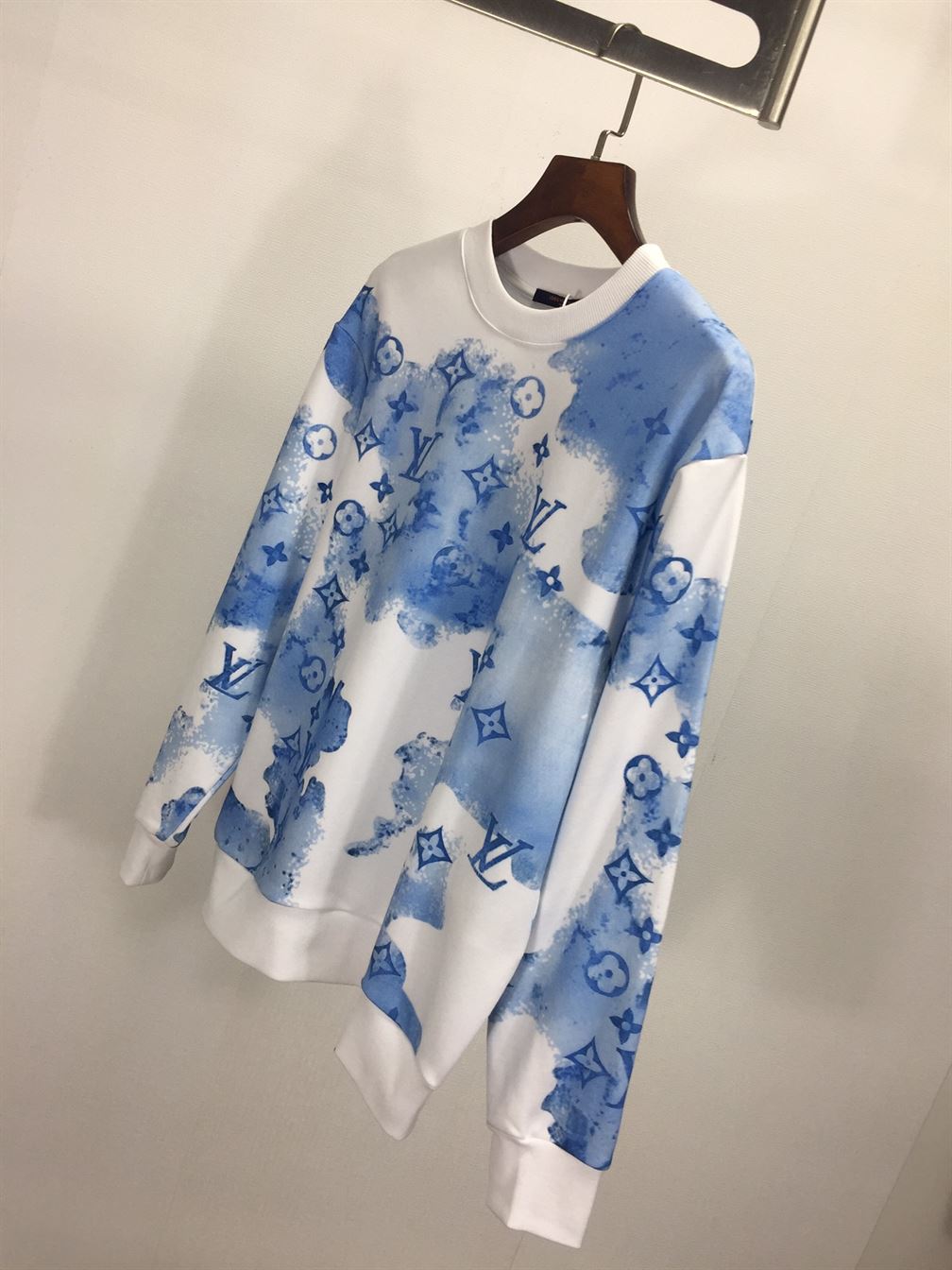 LOUIS VUITTON MONOGRAM CREWNECK - LVH003