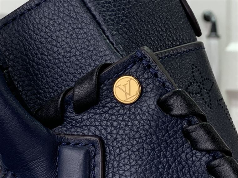 LOUIS VUITTON ON MY SIDE PM HIGH