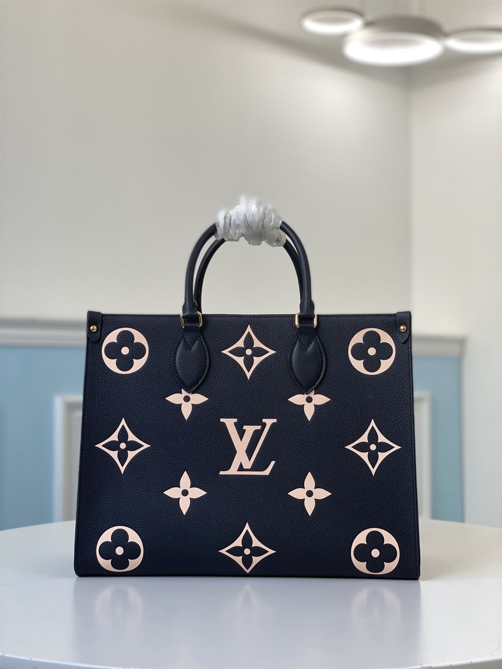 LOUIS VUITTON ONTHEGO MM BICOLOR MONOGRAM