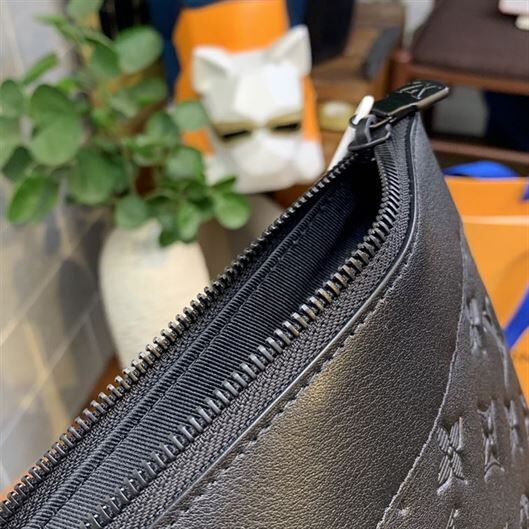 LOUIS VUITTON POCHETTE APOLLO BAG