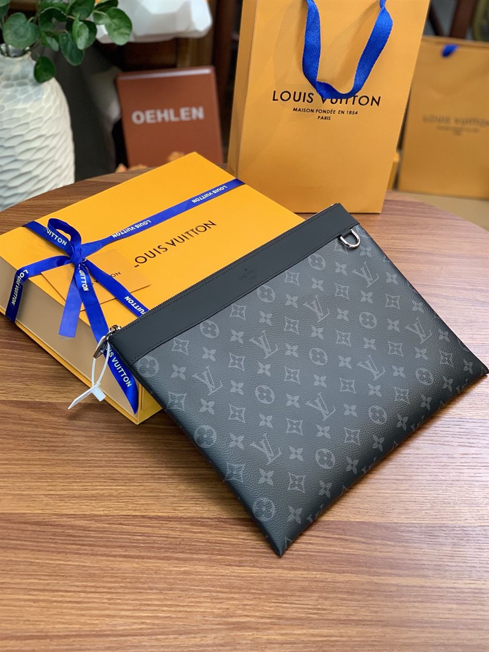 LOUIS VUITTON POCHETTE APOLLO BAG
