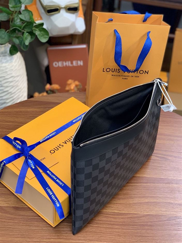 LOUIS VUITTON POCHETTE APOLLO BAG