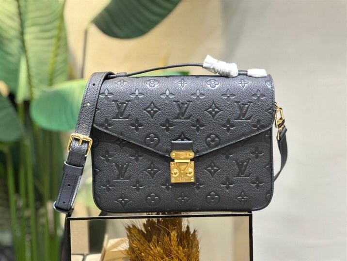 LOUIS VUITTON POCHETTE METIS MONOGRAM