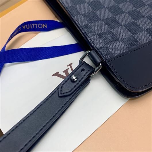 LOUIS VUITTON POCHETTE VOYAGE WALLET
