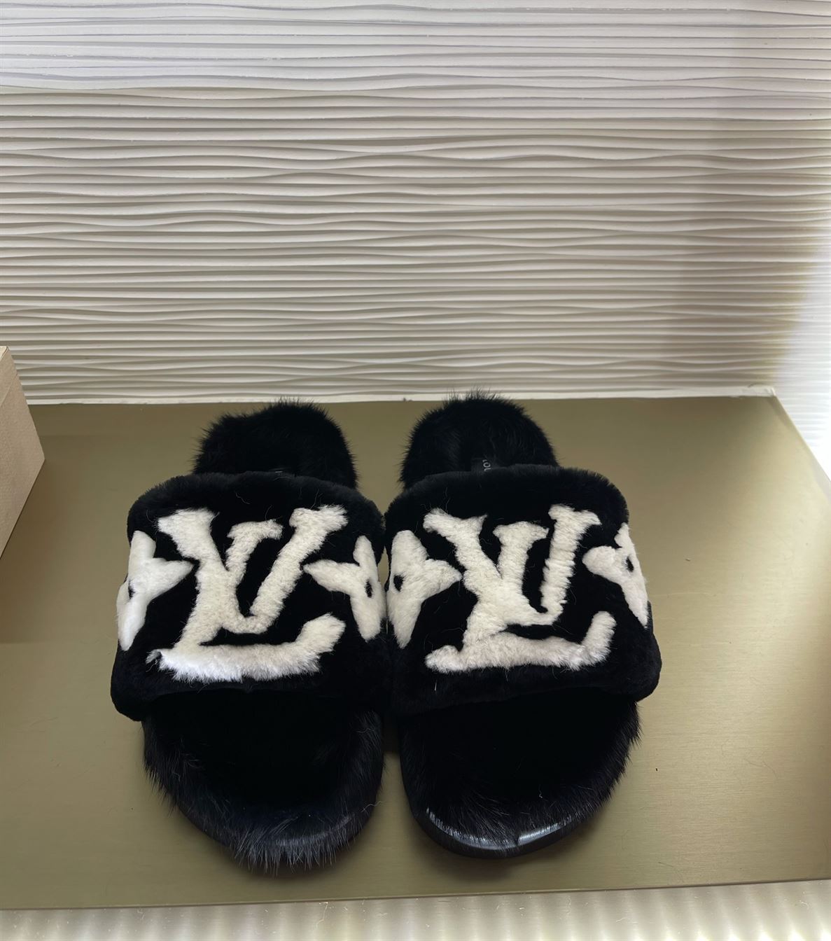 LOUIS VUITTON POOL PILLOW COMFORT MULES - LVSD053