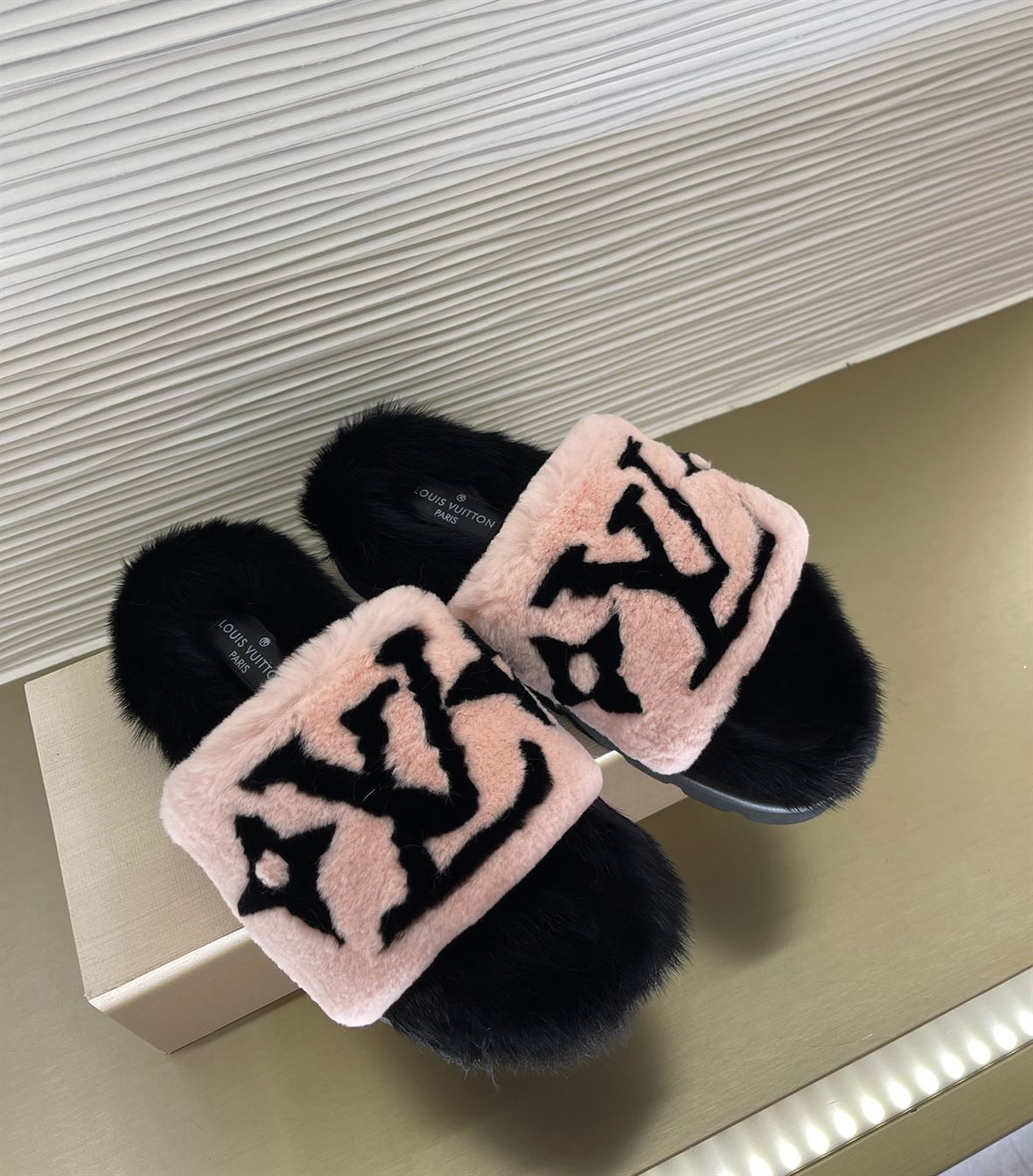 LOUIS VUITTON POOL PILLOW COMFORT MULES - LVSD054